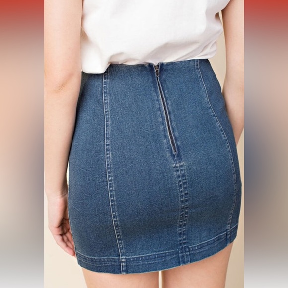 Magnolia South Fitted Denim Miniskirt - Picture 2 of 8